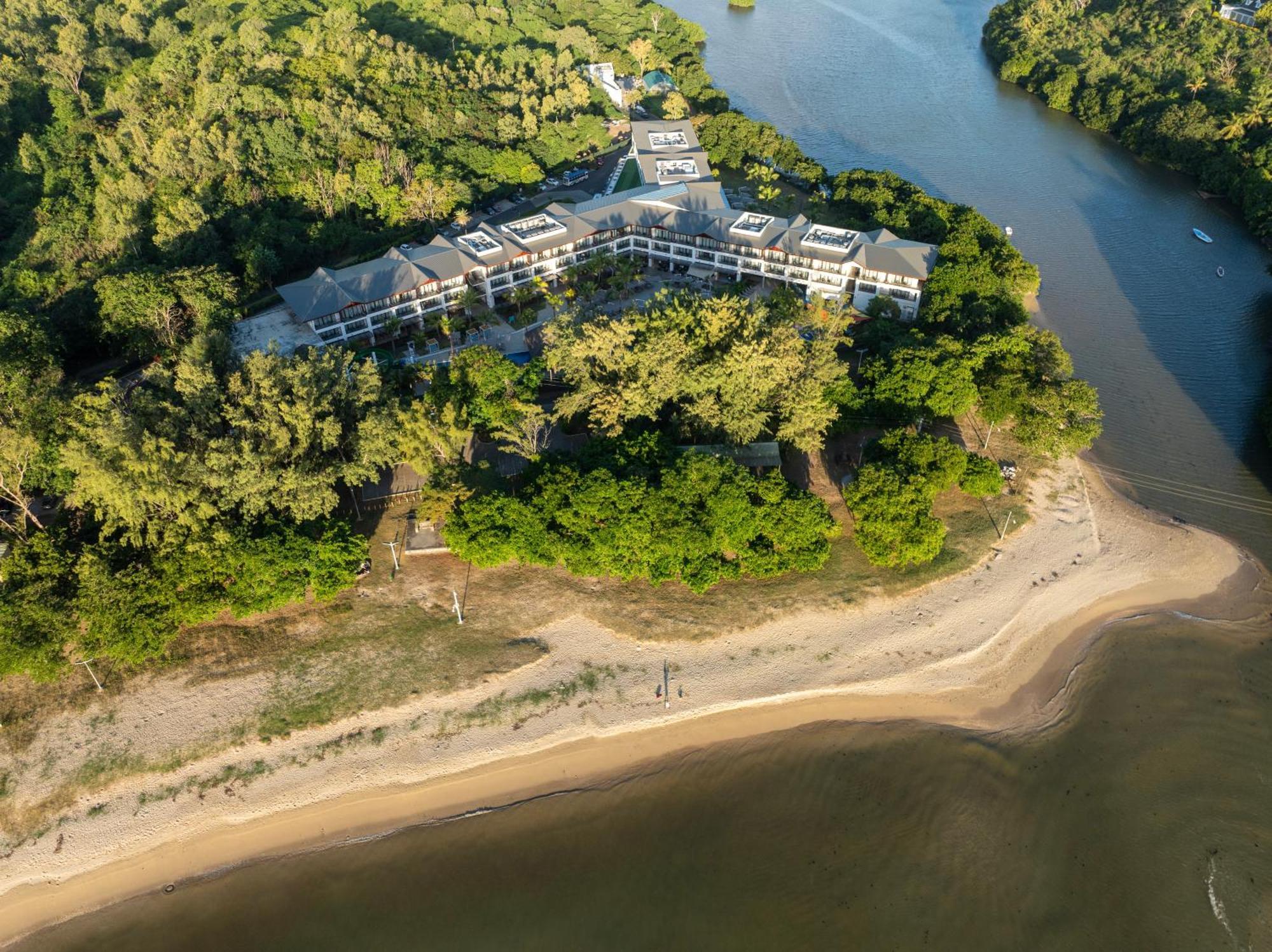 Ocean'S Creek Beach Hotel Balaclava Exterior photo